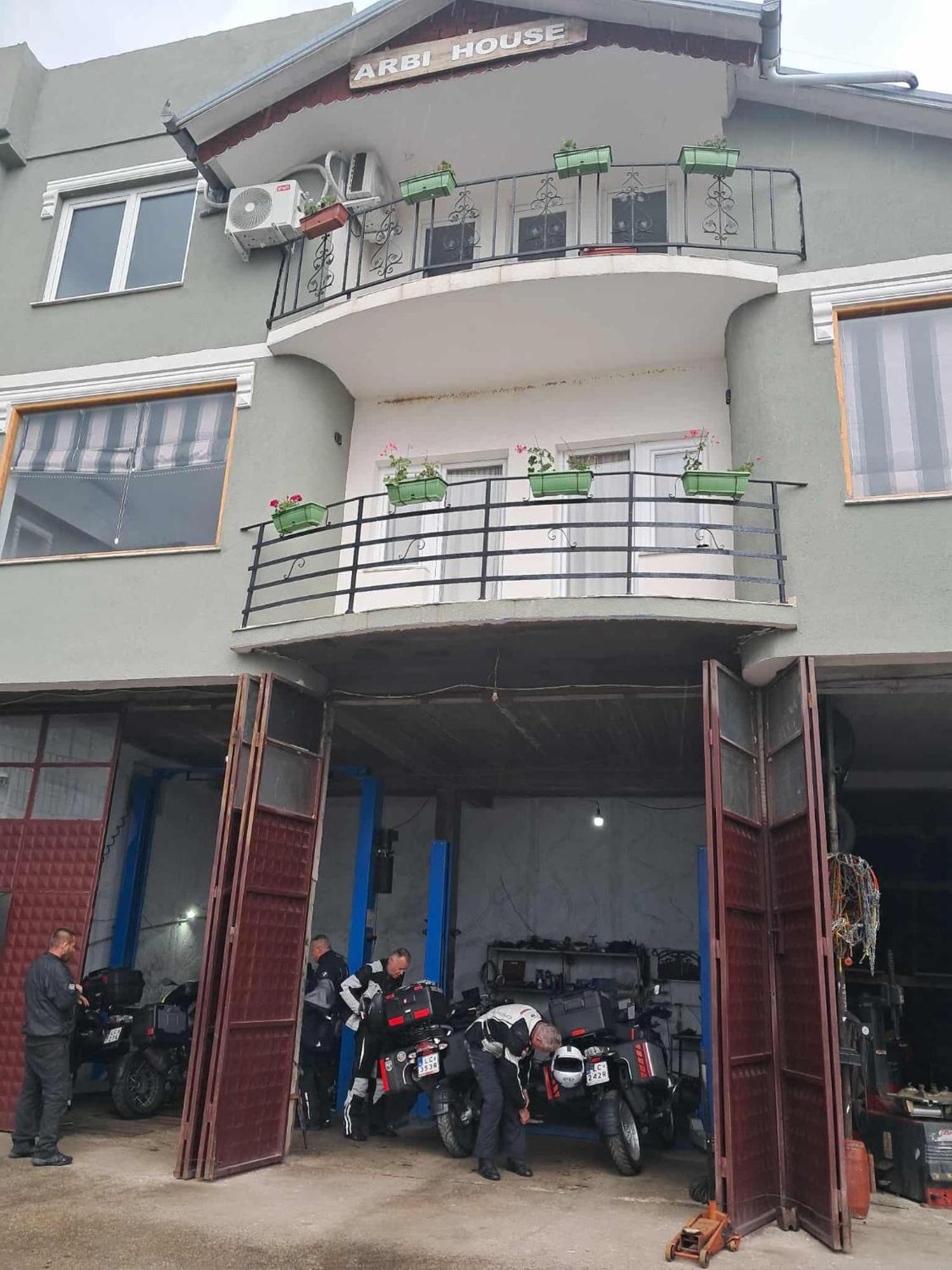 Arbi Guest House Kukes Exterior photo